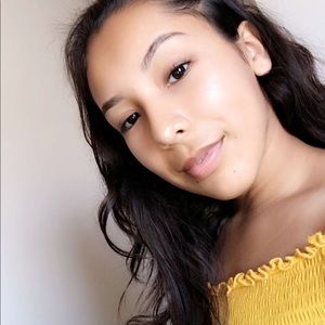 Meet your Posher, Valeria